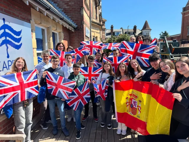 What a wonderful group enjoying their time with us! 🇬🇧🇬🇧🇬🇧🇬🇧🇪🇸🇪🇸🇪🇸🇪🇸Thanks Esther and Javier for all your help❤️🙏☀️😎