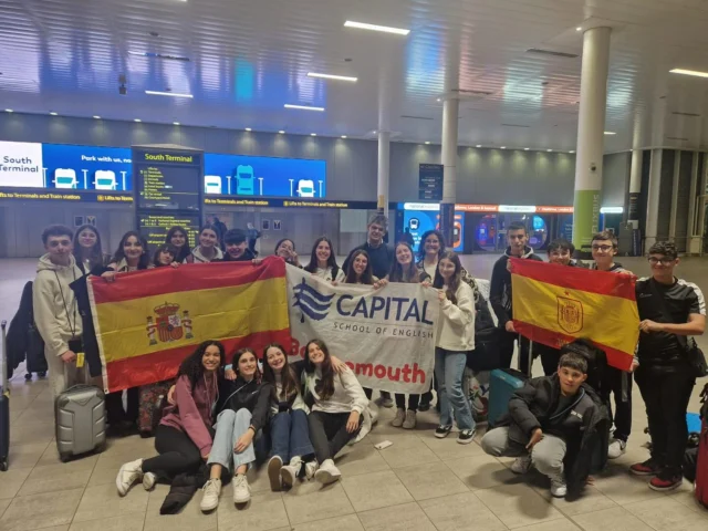A late but warm welcome to the first of 3 group arrivals over the next few days! This week we have groups arriving from 🇪🇸🇱🇮🇨🇭The weather is looking super in the coming days and we are looking forward to spending an amazing time with each and every one of you. Thanks again to the BEST HOST FAMILIES on the planet for coming out late to welcome our latest group 🙏❤️😎☀️